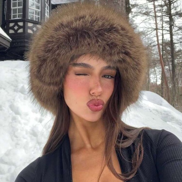 Women\'s Fuzzy Wide Brim Fluffy Bucket Hat Winter Fluffy Warmer Bucket Hat,